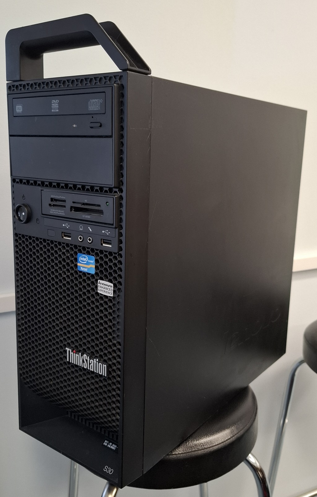 Lenovo ThinkStation S30